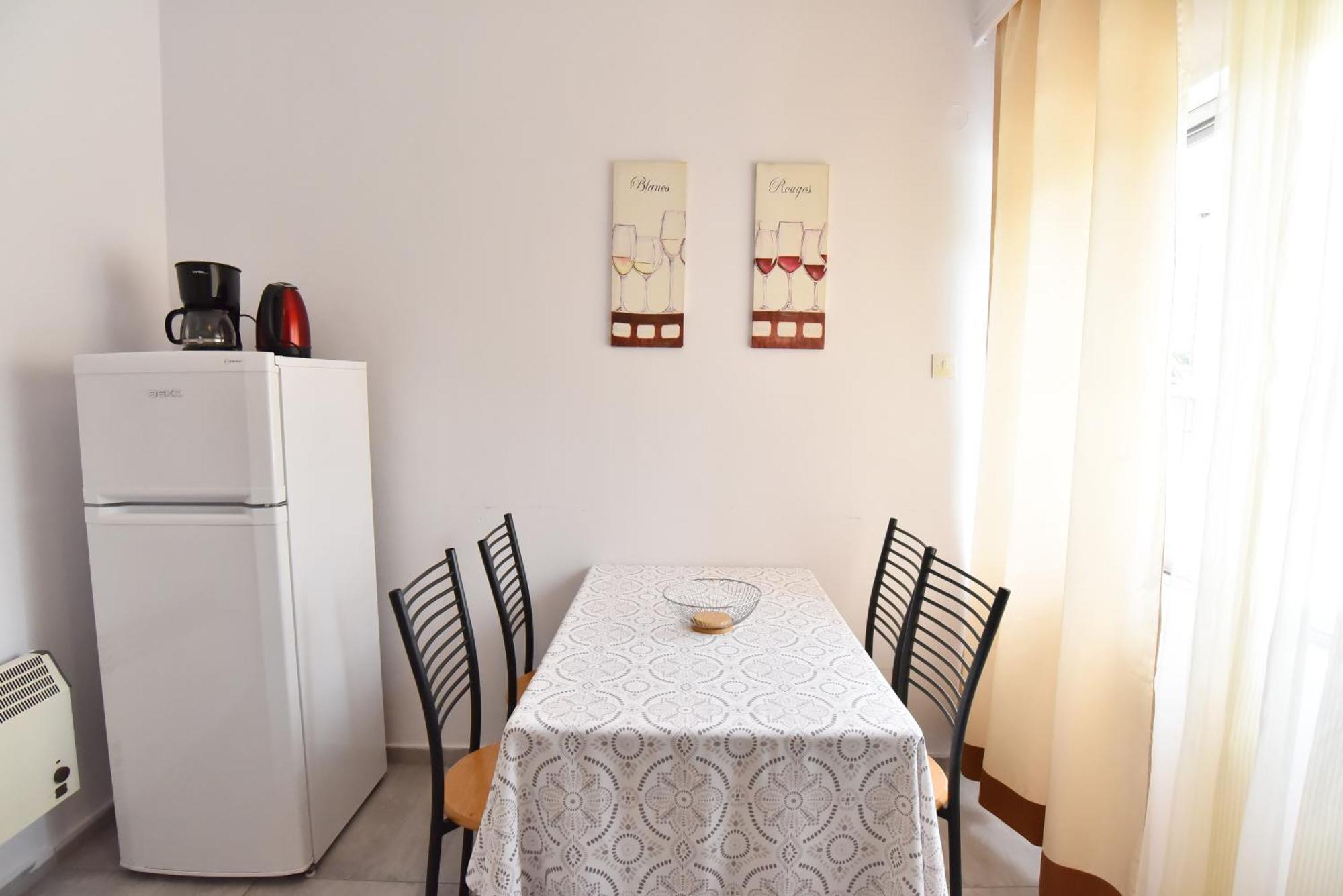 Luca Apartments PalaiónTsiflíkion Eksteriør billede